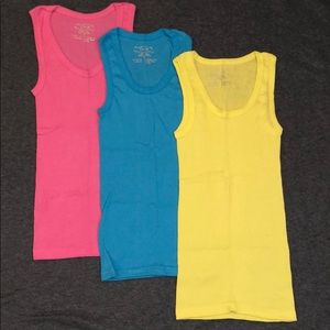 **4/$15** 3 tank top bundle